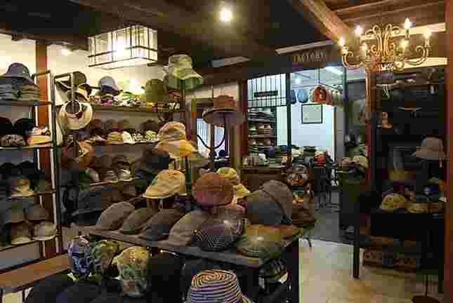 帽子屋店内