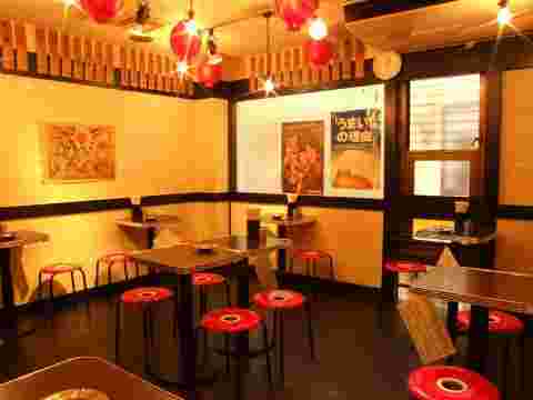 かぶら屋店内