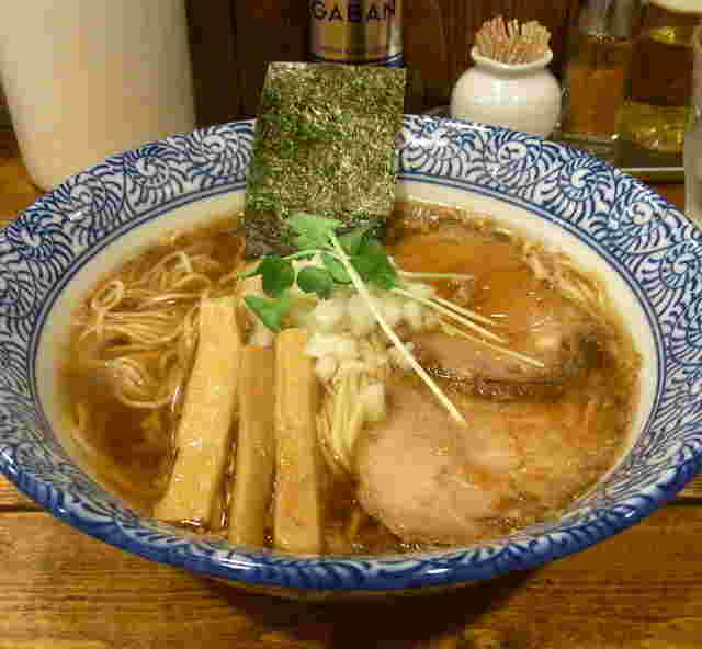 旅人の木醬油ラーメン
