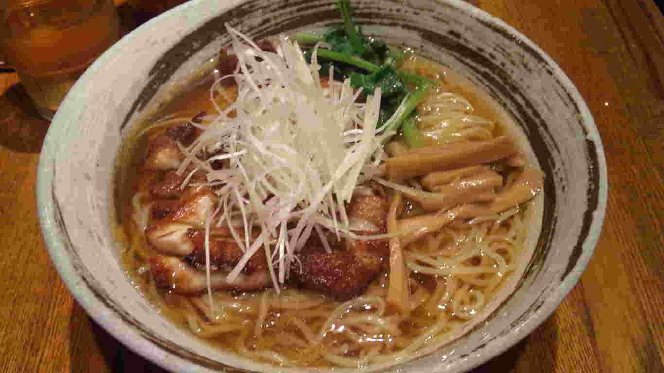麺処 鳴神ラーメン