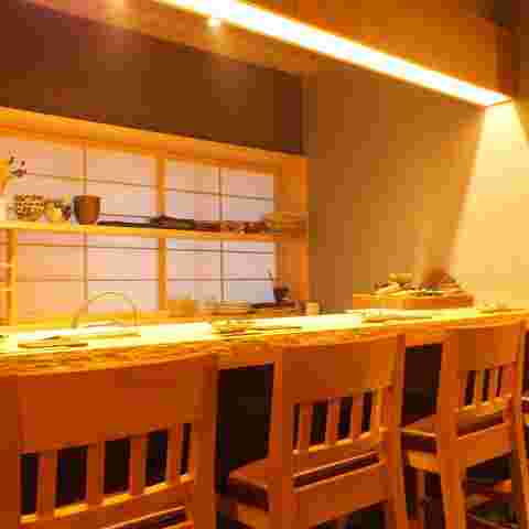 ふく鶴店内