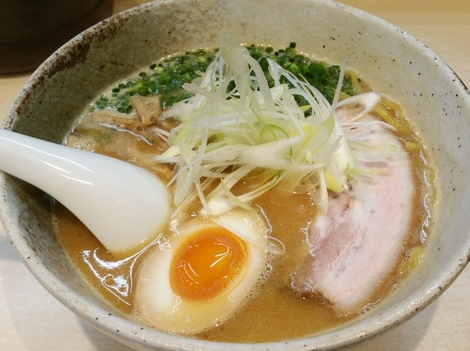 「けせらせら」が提供する、ホッと一息できる味噌ラーメン