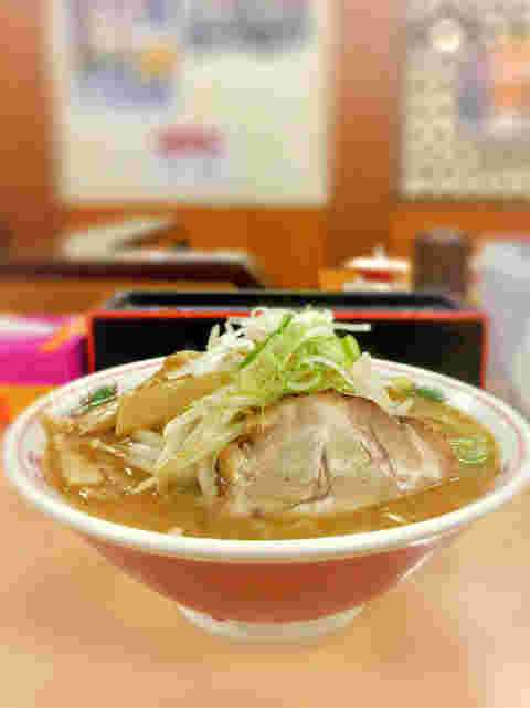 さっぽろテレビ塔内にある具だくさん辛味噌ラーメン「よし乃」