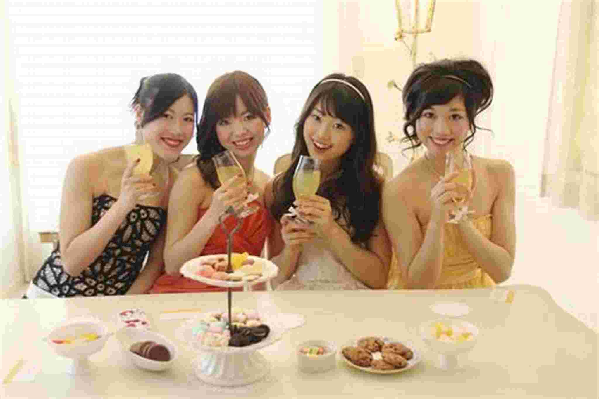 女の子4人でのパーティ風景