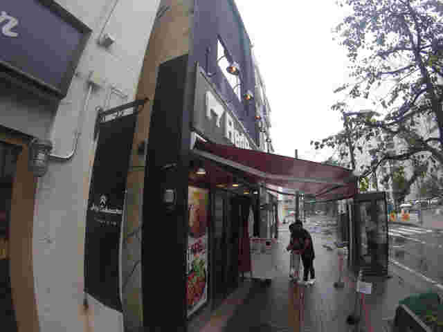 お店前の道路