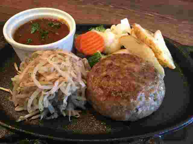 飲めるハンバーグ
