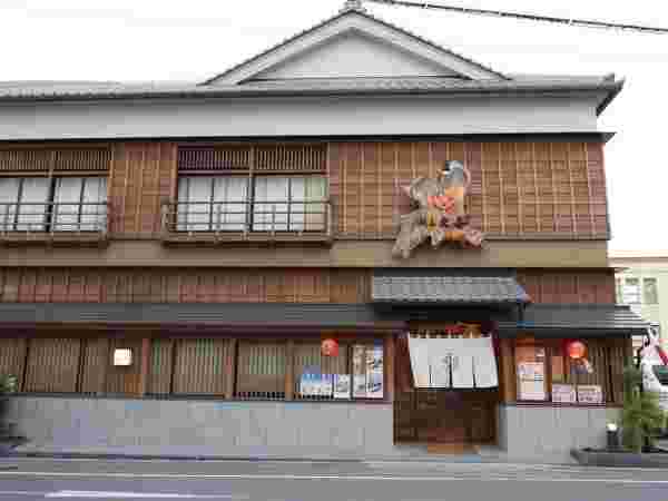 店の外観
