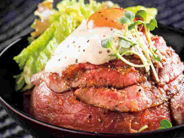 レッドロックのローストビーフ丼