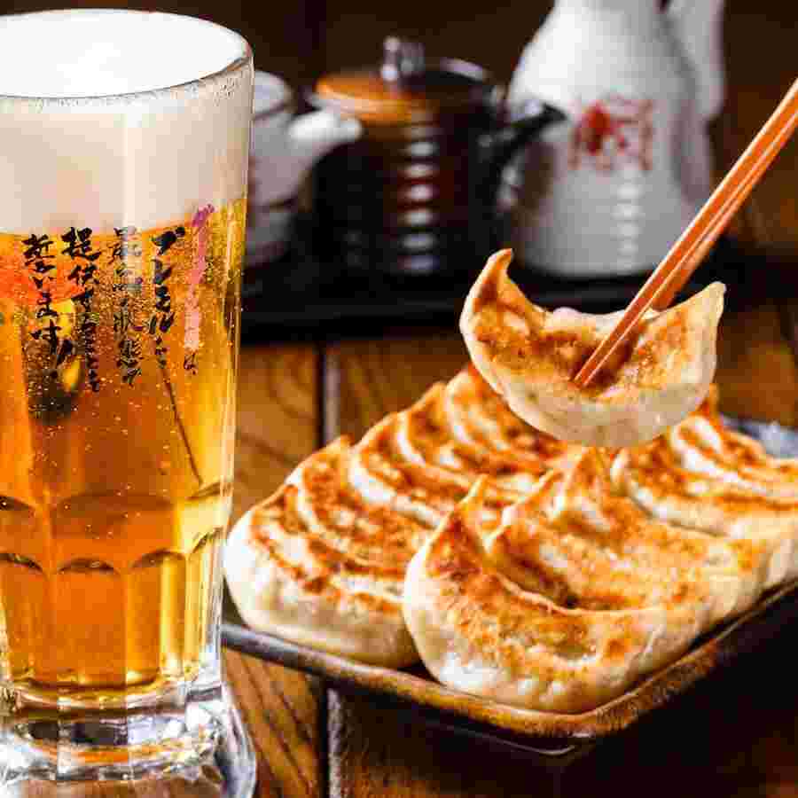 肉汁餃子製作所ダンダダンのビールと焼き餃子