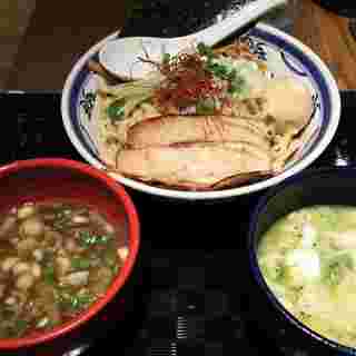 鶏白湯vs鶏魚介2種つけ麺