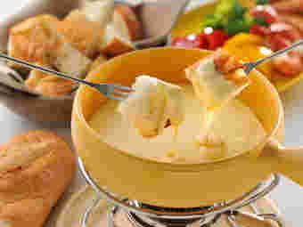 フランスパンのチーズフォンデュ