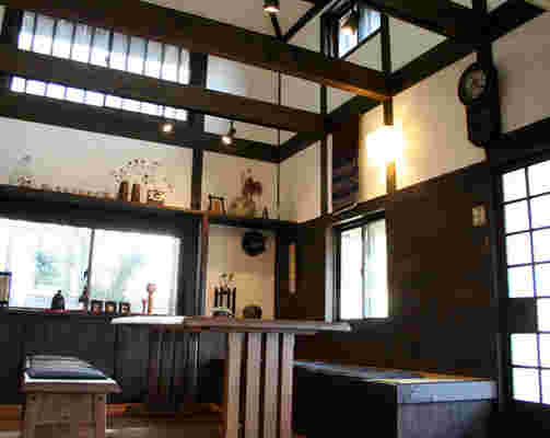 桃里庵カフェ店内