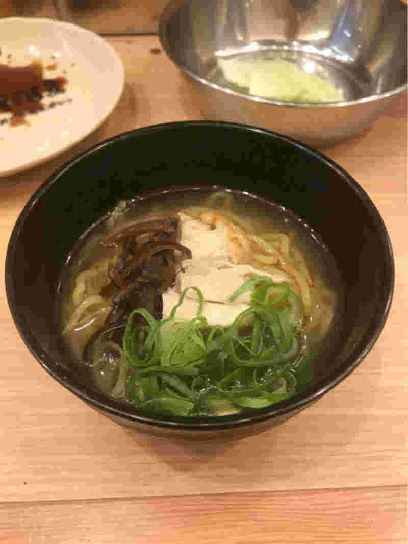 クロス茶屋町店の鶏スープ麺