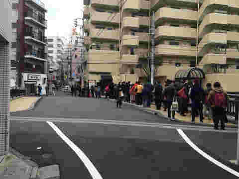 レッドロック高田馬場店の行列