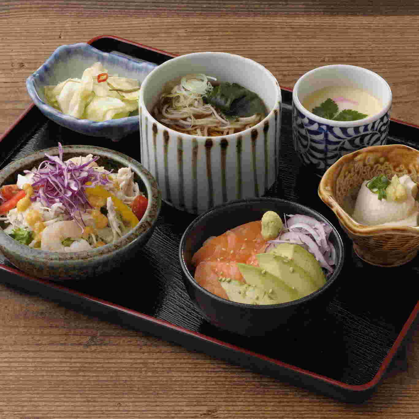 寧々家 古正寺店の豊富なメニューのランチ