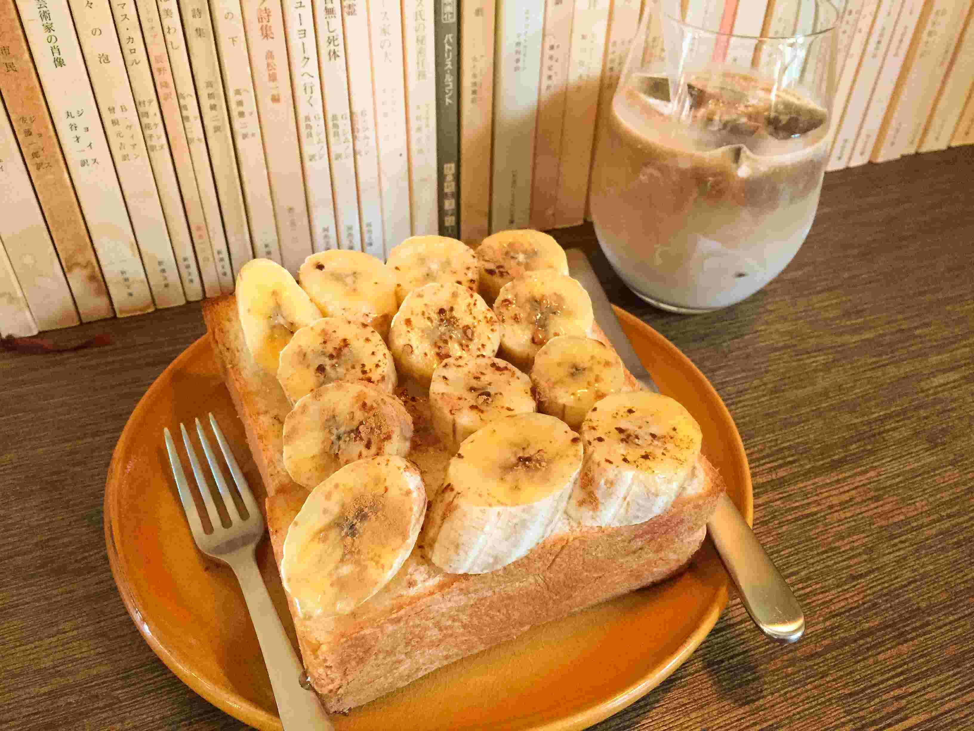 バタートーストとコーヒーのセット