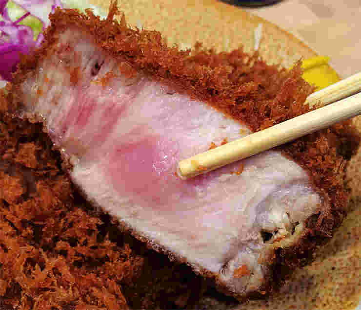 あおきのレアピンクとんかつ