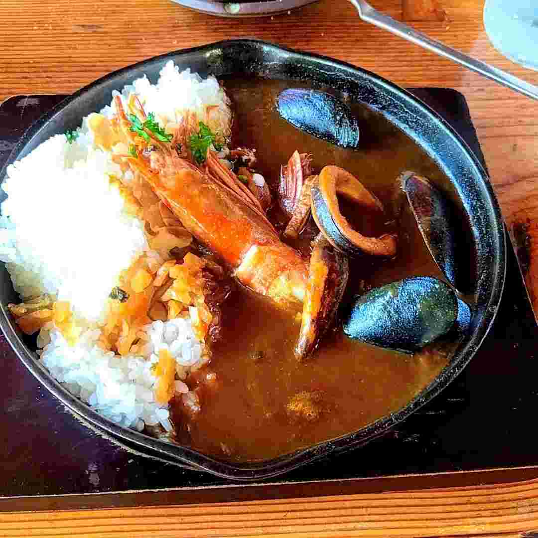 カフェ・ウィンズのシーフードカレー