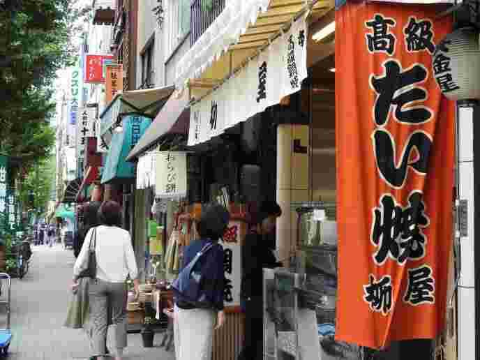 甘酒横丁の様子