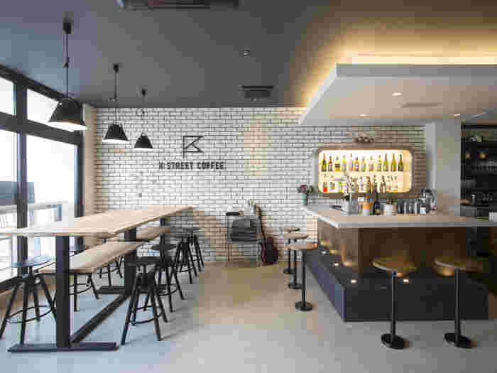 ケイストリート＋バーの店内