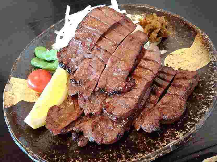 仙台牛タン焼き