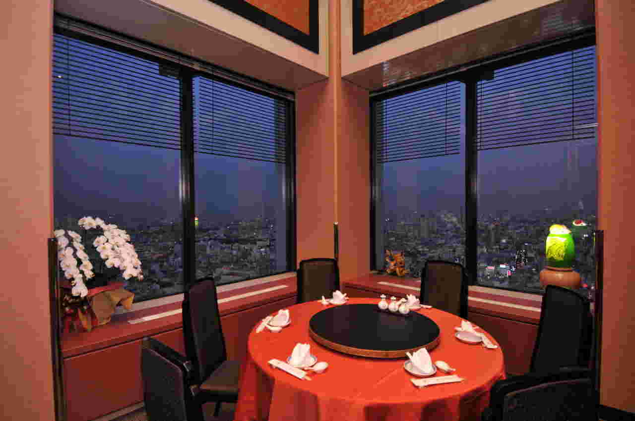 ホテルオークラレストラン新宿中国料理桃里の店内