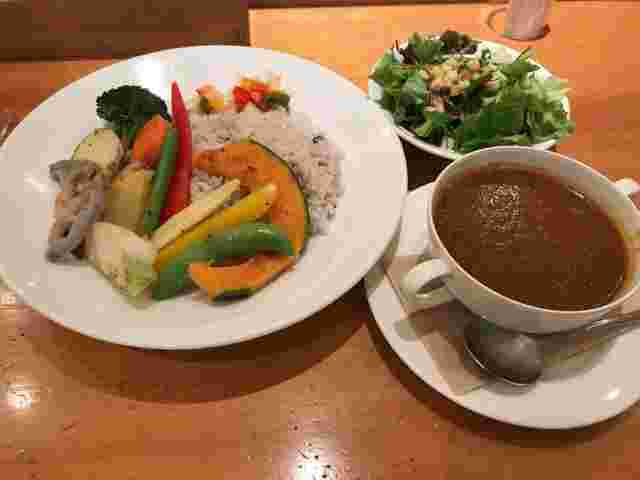 ナチュラルカフェ ベジクラージュのカレーランチ