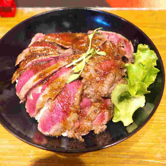 the 肉丼の店のステーキ丼