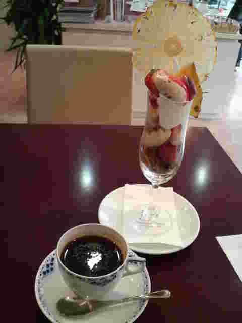 フルーツパフェ