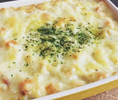 ポテトサラダグラタンが良い色合いで焼かれています。