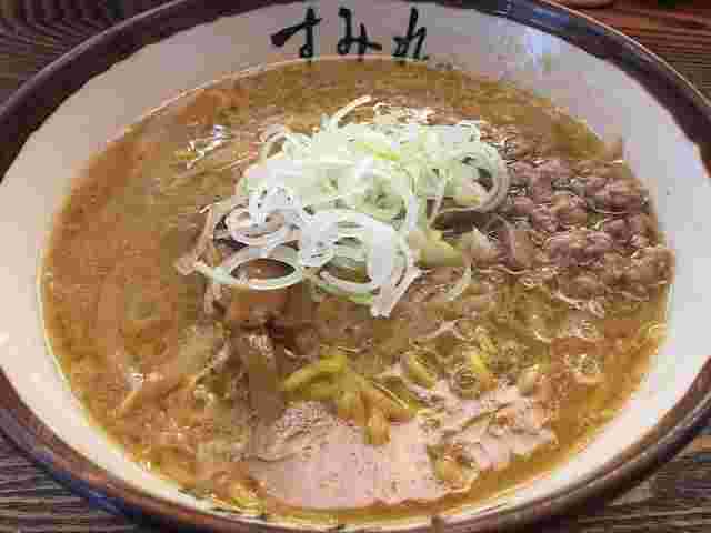 いかにも美味しそうな「すみれ」の味噌ラーメン