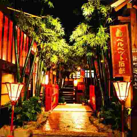 京都の町並みを模したエントランス
