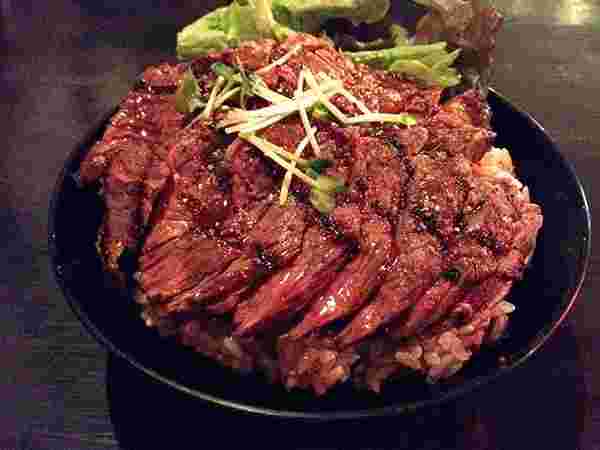 レッドロック神戸本店のステーキ丼