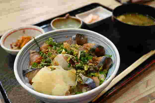 金華サバ漬け丼