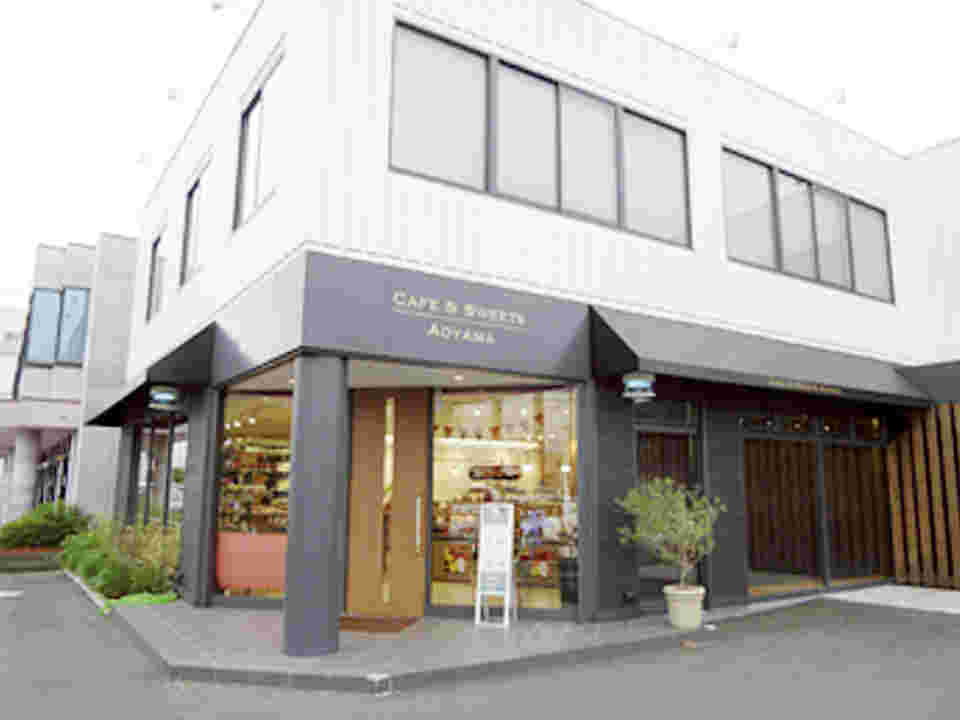 カフェ青山岡山本店の外観