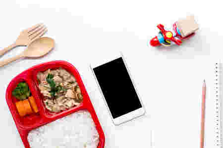 スマフォとデリバリー弁当