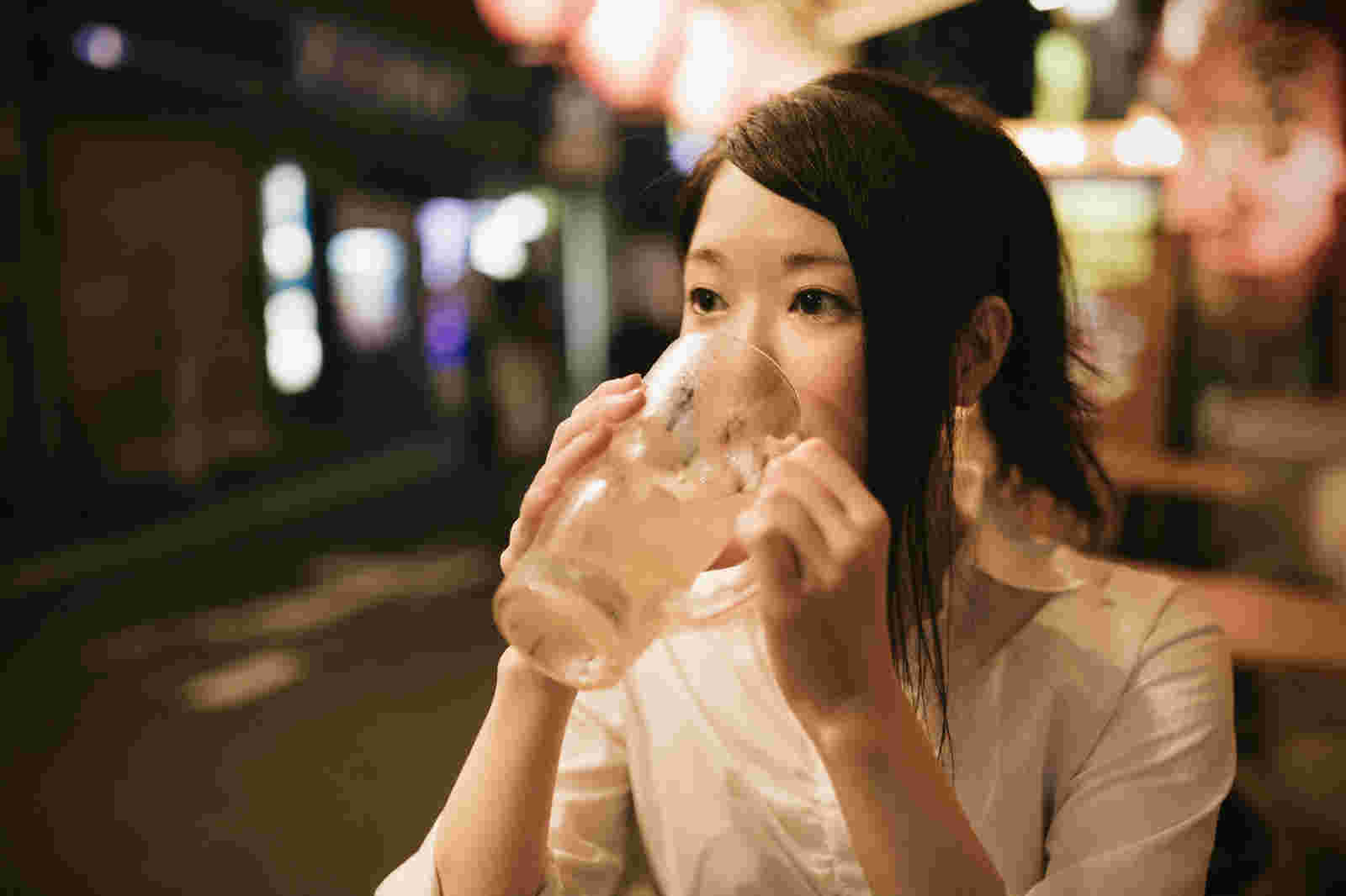女性　飲み会