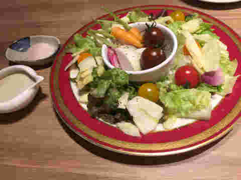 お通しのサラダ