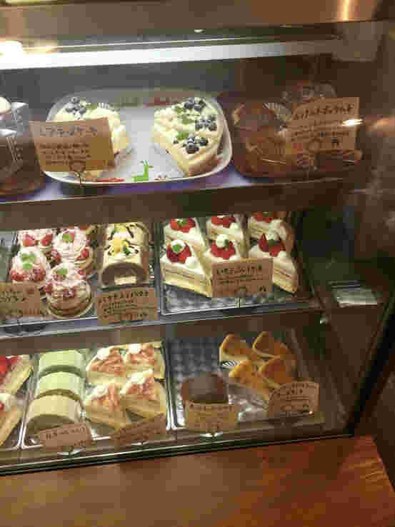 ショーケースのケーキ