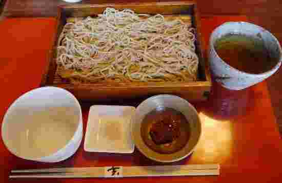梅たたきの水蕎麦