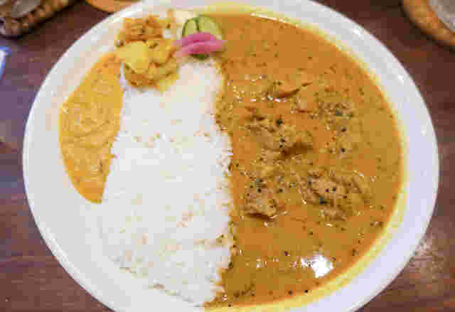 桃の実のカレー