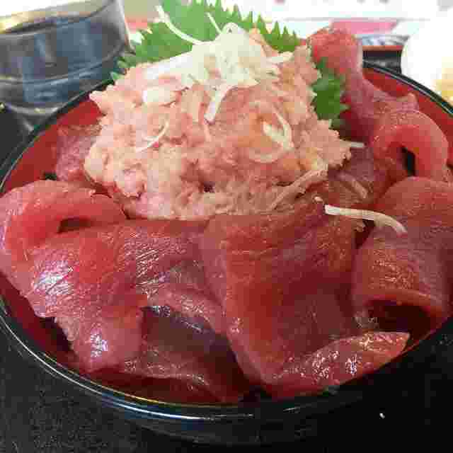 「松島さかな市場」のまぐろの海鮮丼