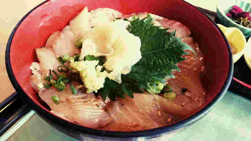 「こちらまる特漁業部松島店」の限定ランチの海鮮丼