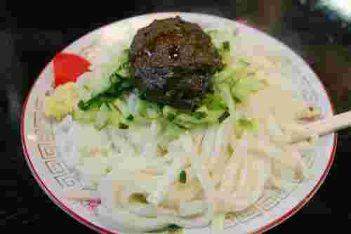 じゃじゃ麺なら「白龍 本店」