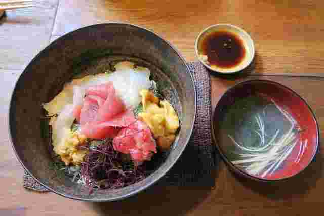 吉浜食堂の海鮮丼