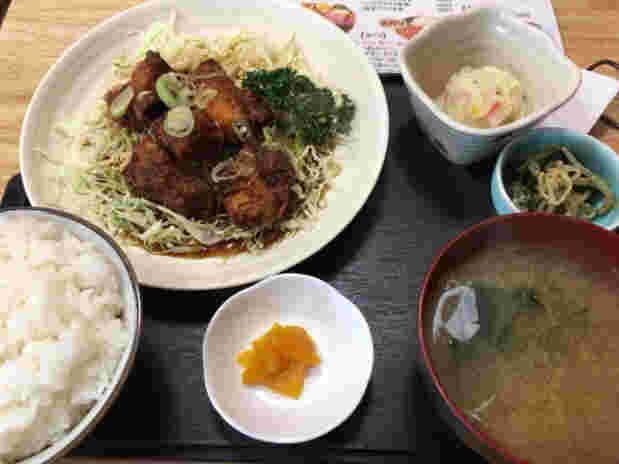 マカナイヤの定食