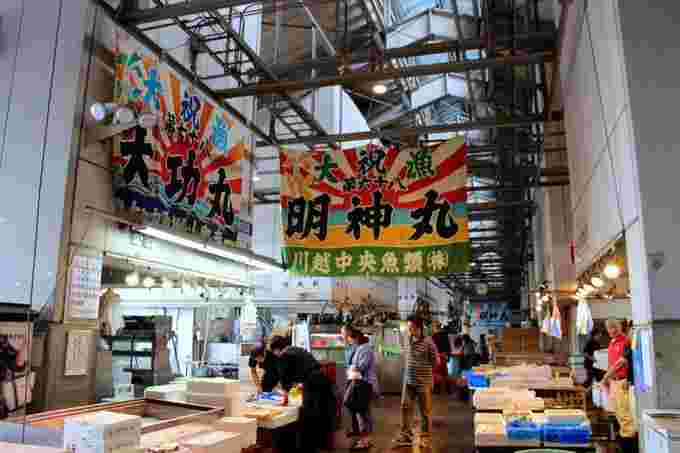 新潟市卸売市場の内部