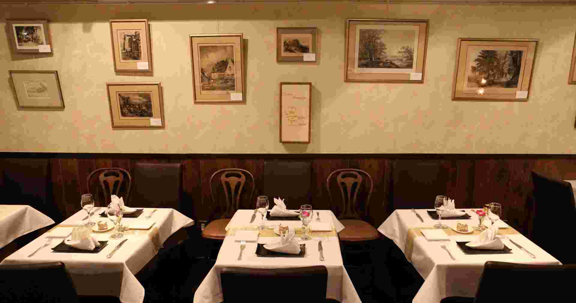 フランス料理リパイユの店内