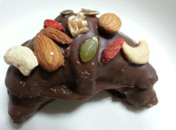 ナッツミルクチョコレートのクロワッサンラスク