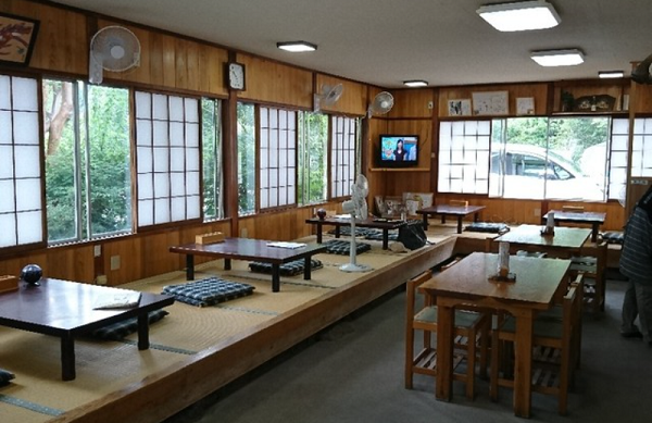 かどや店内